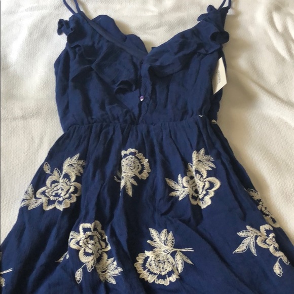 Dress - Picture 2 of 4